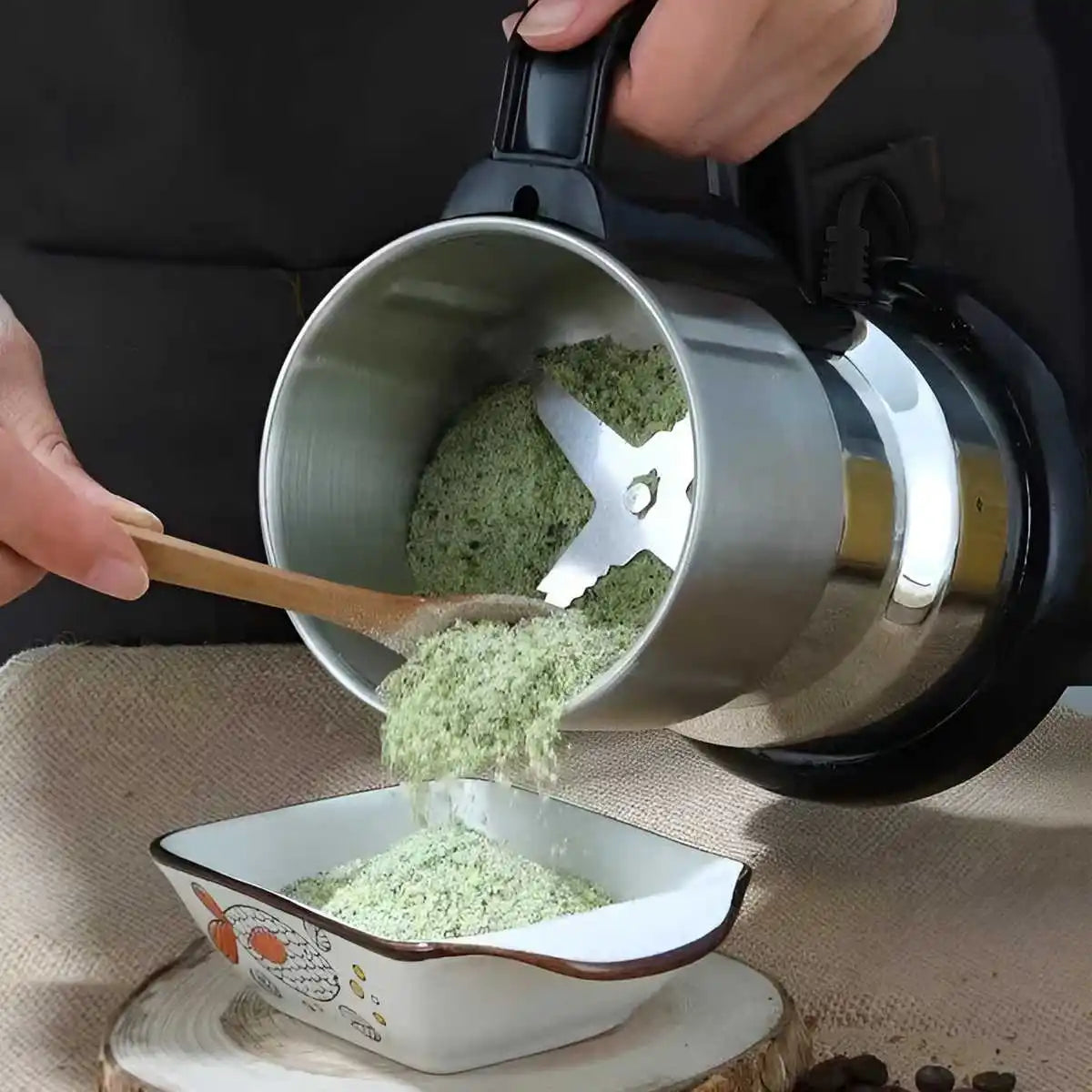 TechChic Grand Moulin électrique en acier inoxydable 220 V broyeur à grains domestique 4 lames améliorées démarrage facile poudre fine 4 litres